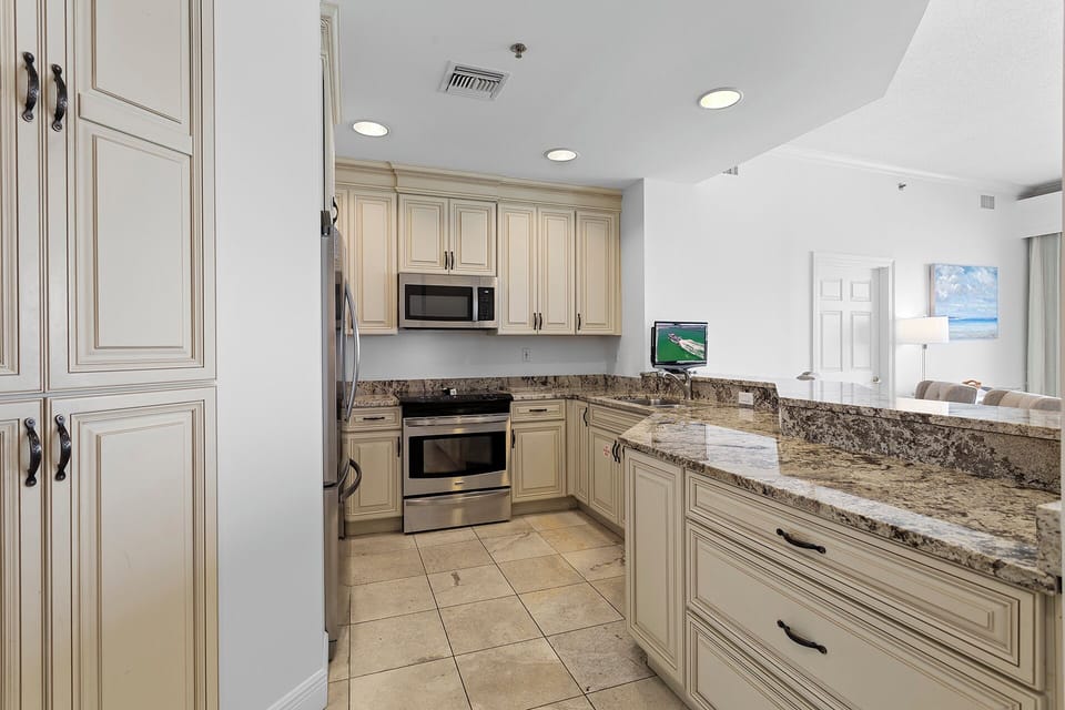05-Empress-704-Kitchen