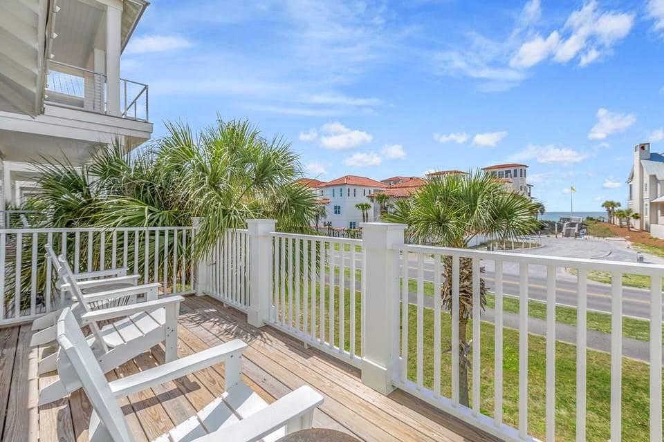 23-Laffy-Taffy-Primary-Bedroom-Balcony