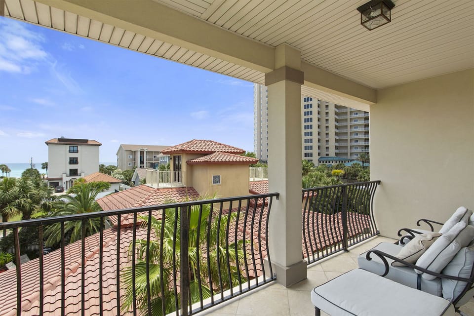 22-Sunset-Beach-Primary-Bedroom-Balcony-Alt