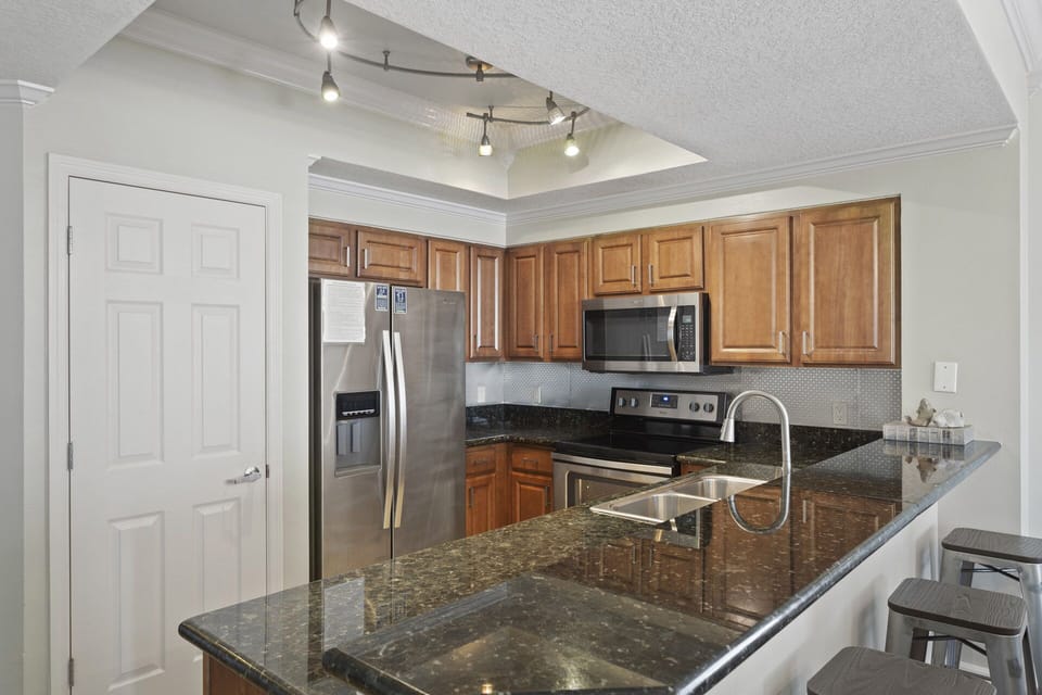 22-Ariel-Dunes-I-401-Kitchen