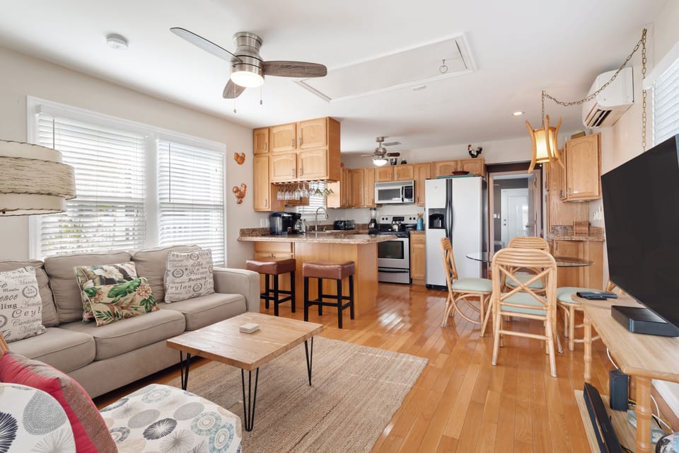 Great open living space for entertaining!