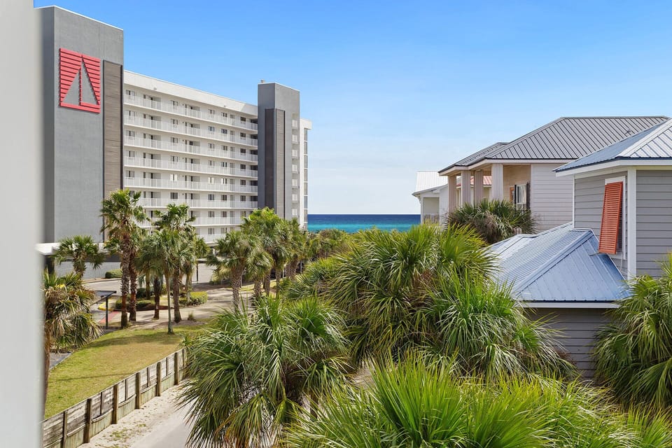 24-Coastal-Cabana-Upper-Balcony-View