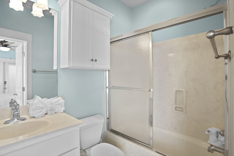24-Coastal-Cabana-Guest-Bathroom-2