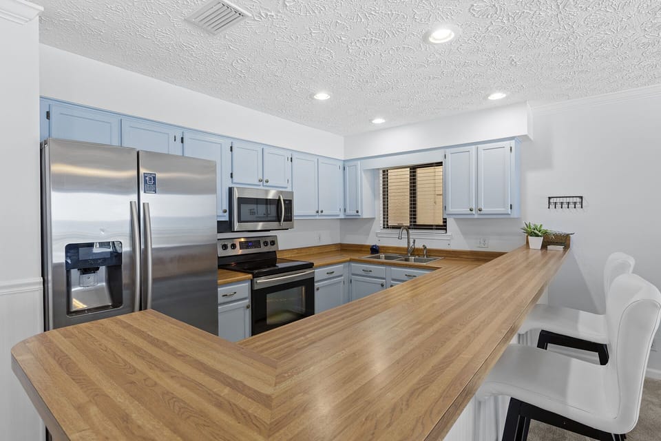 23-Crystal-Villas-A5-Kitchen