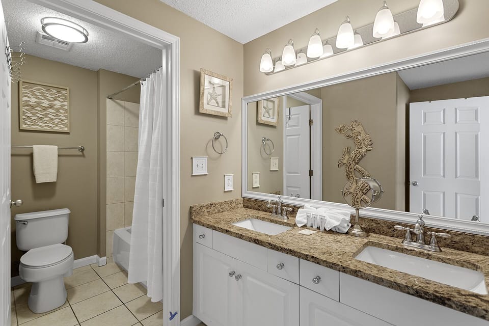 23-Majestic-Sun-602B-Primary-Bathroom