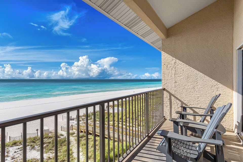 Windancer 410 Balcony
