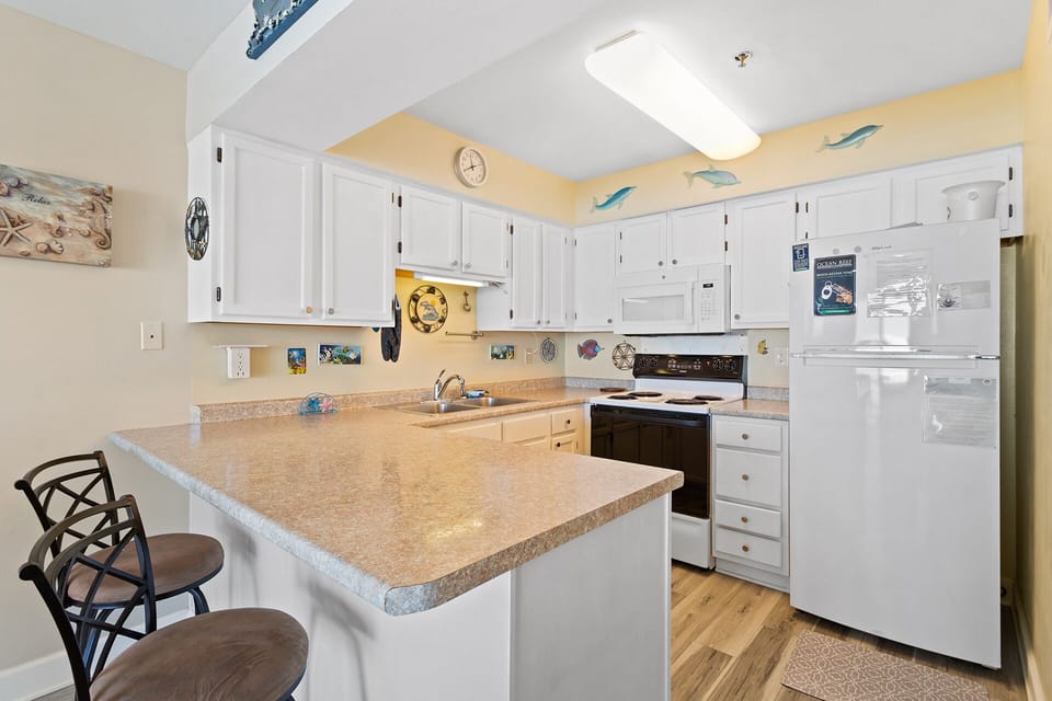 23-Commodores-Retreat-204-Kitchen
