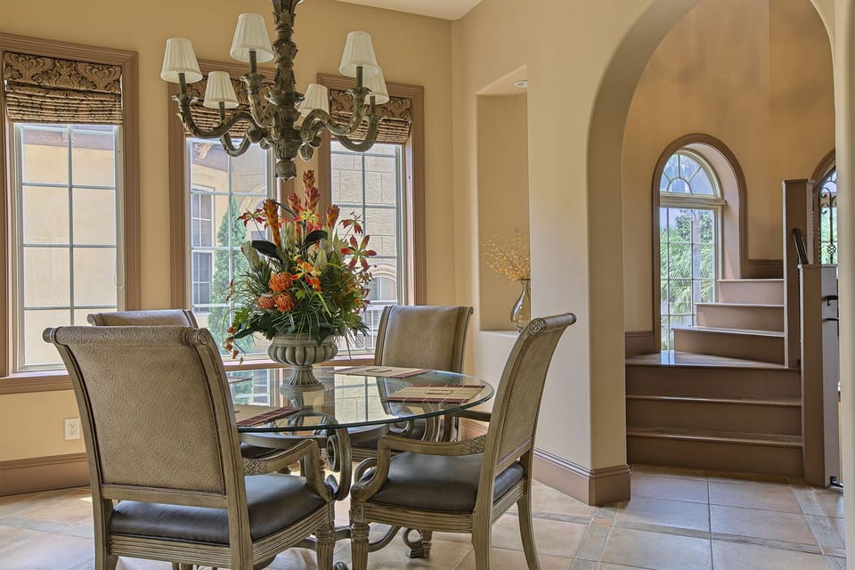 Open Dining Area! 
