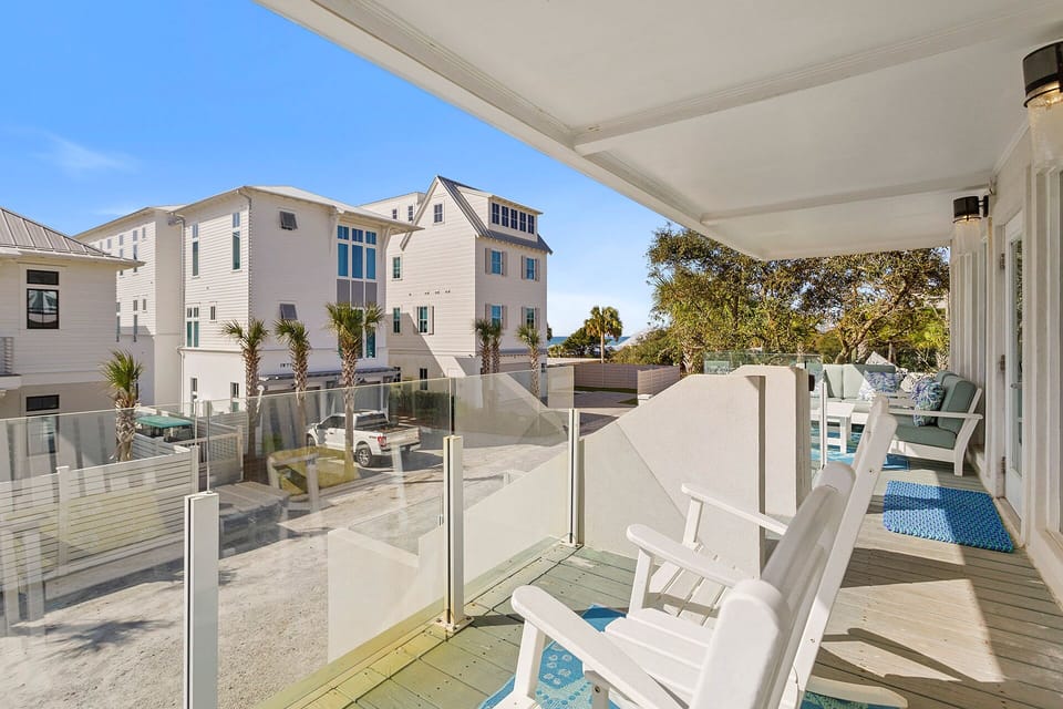 24-Pelican-Place-Main-Balcony