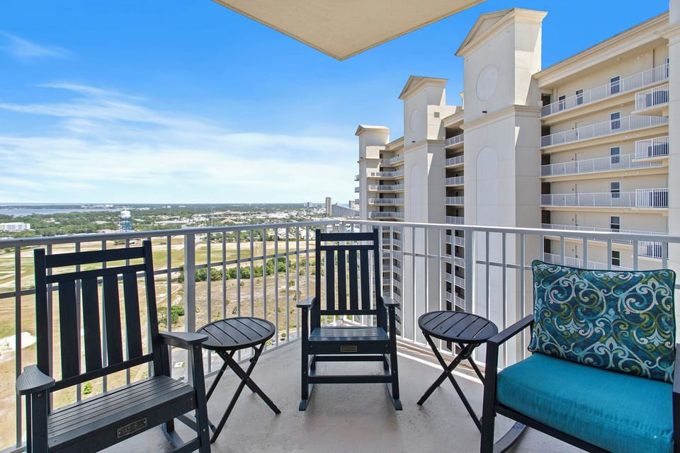24-Ariel-Dunes-II-2101-Guest-Balcony