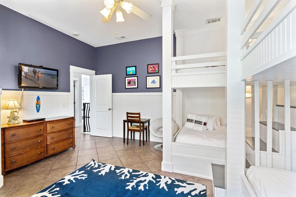 22-Coco-Hut-Bunk-Room-Alt