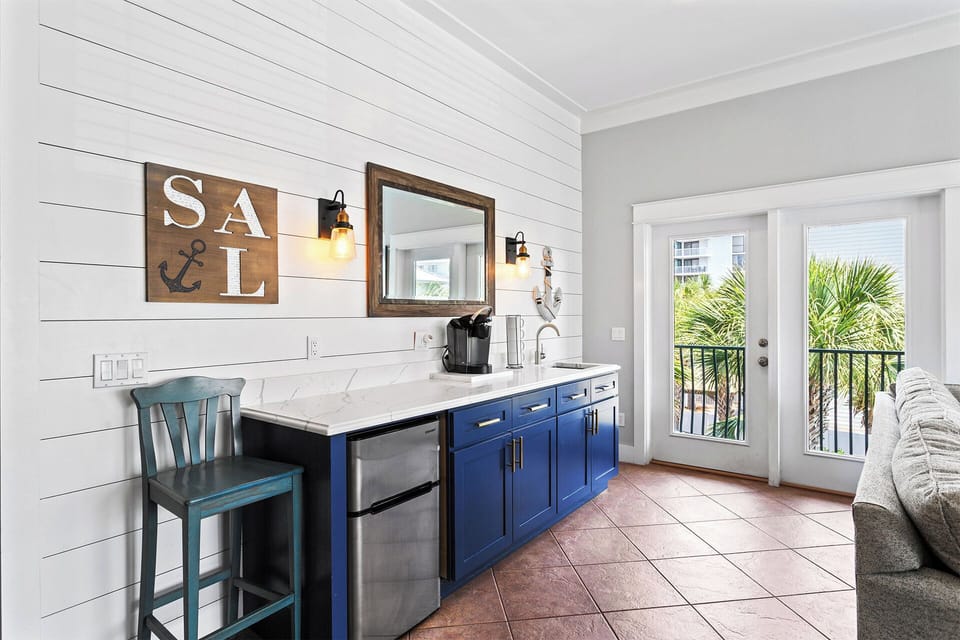 22-Coco-Hut-Wet-Bar
