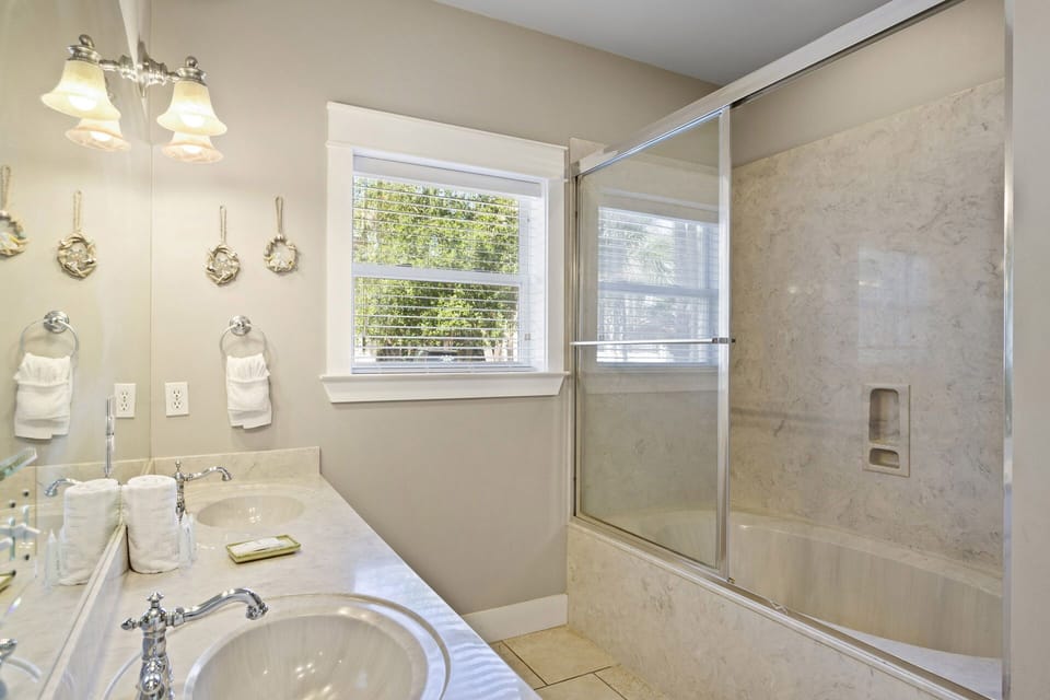 22-Anchors-Away-Bathroom-3