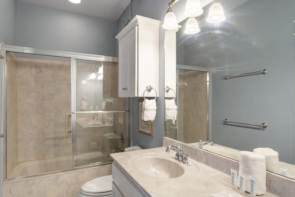 22-Anchors-Away-Bathroom-2