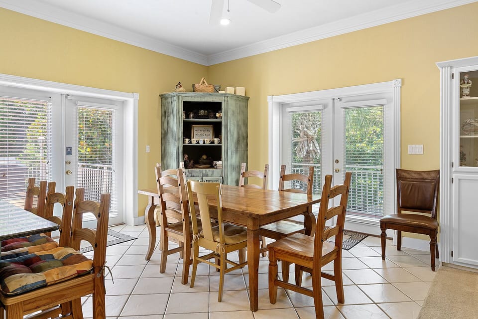 23-Chateau-Louise-Dining