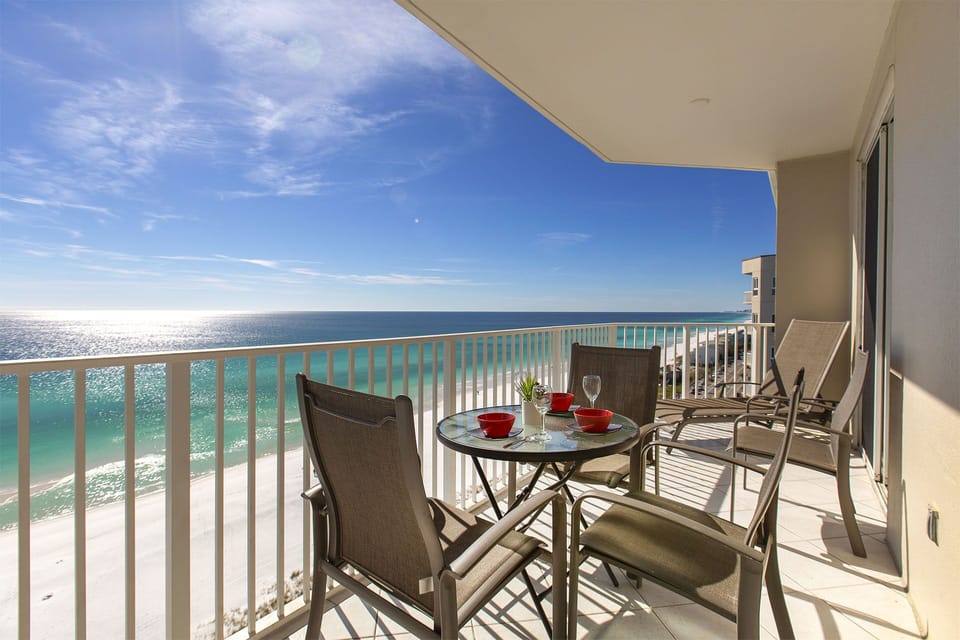 Majestic Sun 1111B Balcony