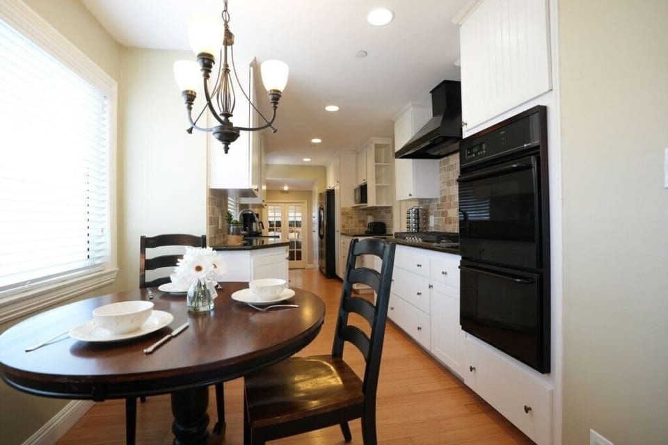 Spacious Kitchen with Breakfast Nook view 2