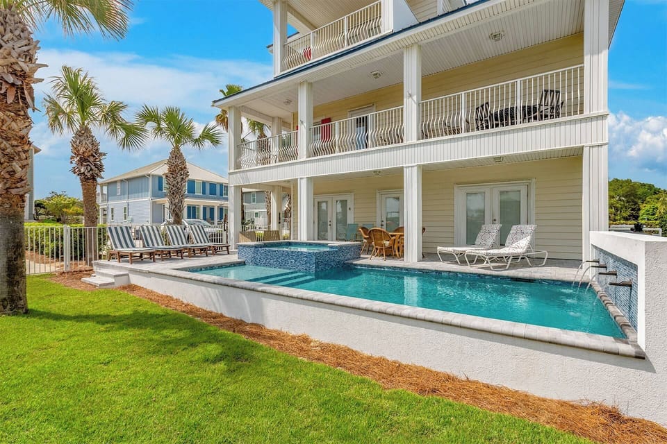 Vitamin Sea Pool Alt 2