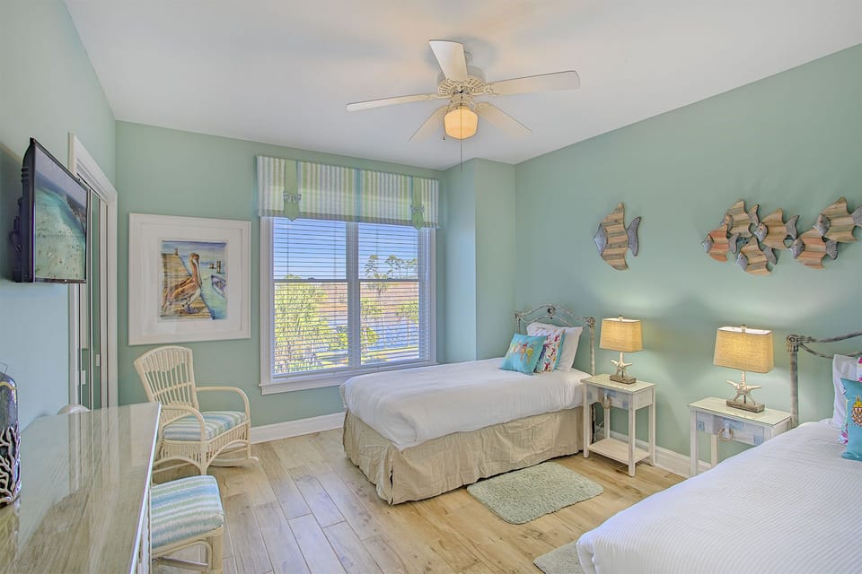 21-Grandview-201-Guest-Bed-2