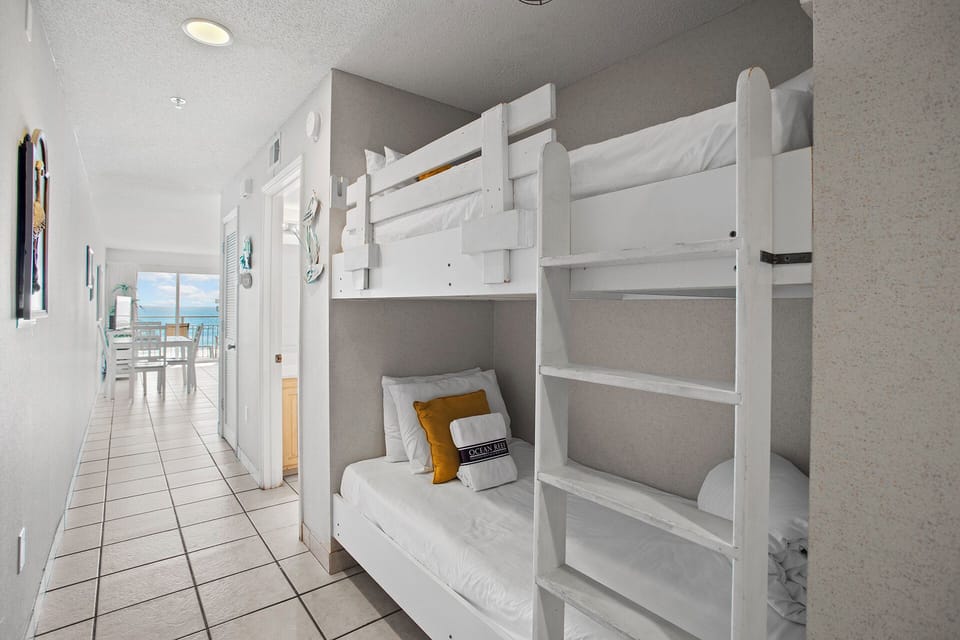 Crystal Sands 211A Bunks