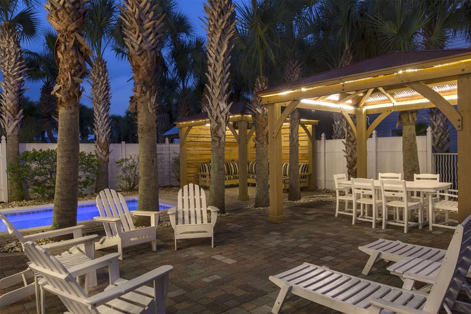 Lovely Pool Deck!