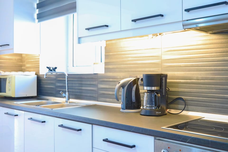 Simple sleek fully fitted kitchen