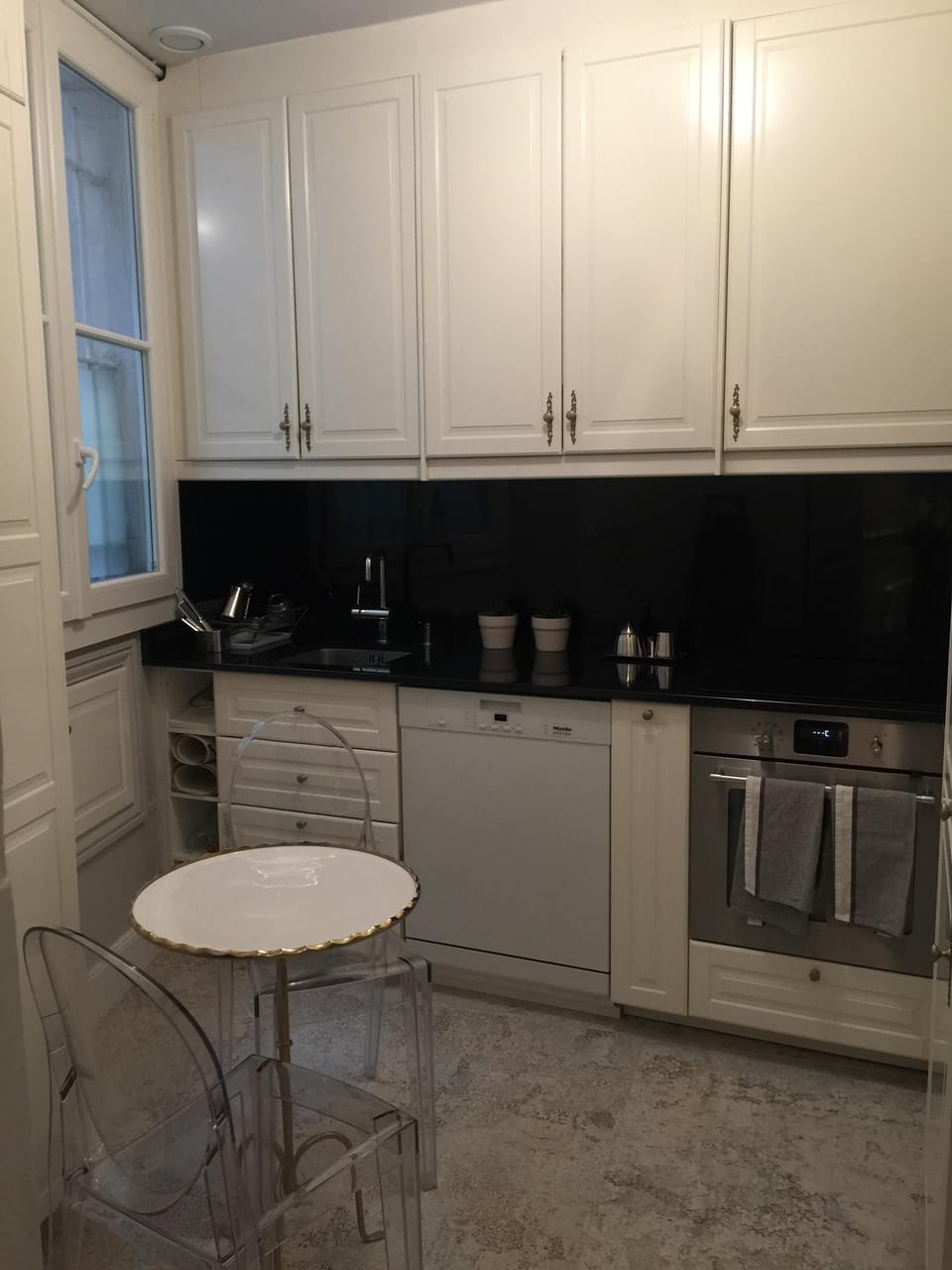 New remodelled Kitchen with modern Appliances. 
