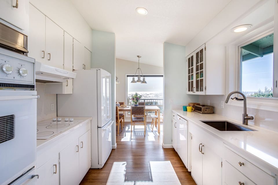 Full kitchen perfect for cooking up something wonderful.