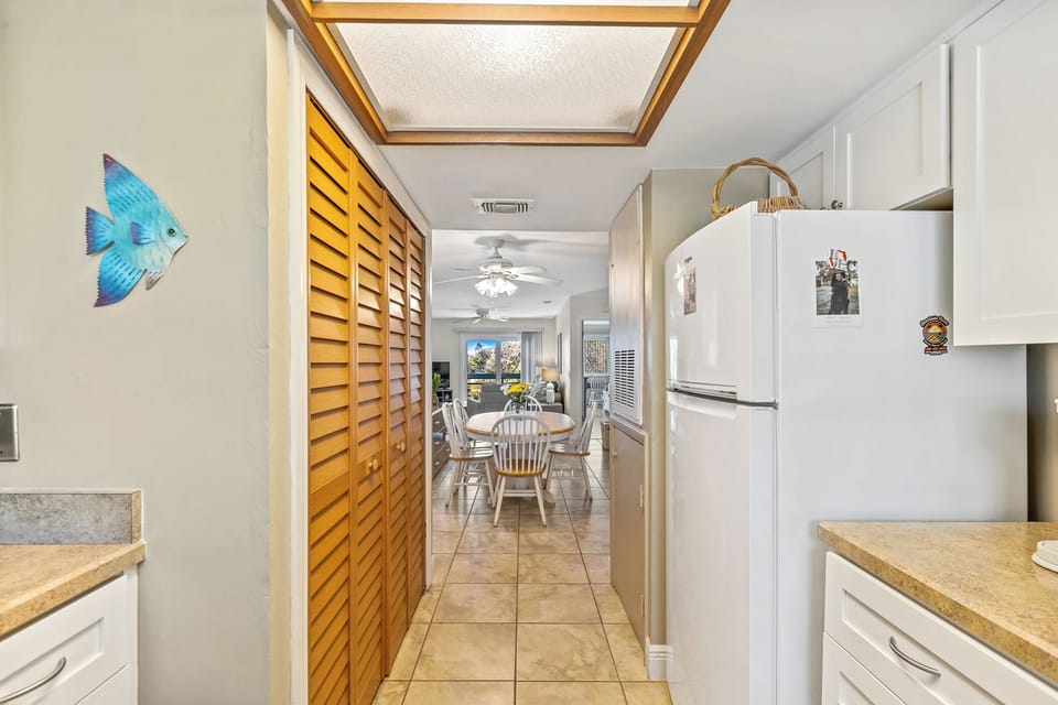 Fully equipped kitchen.