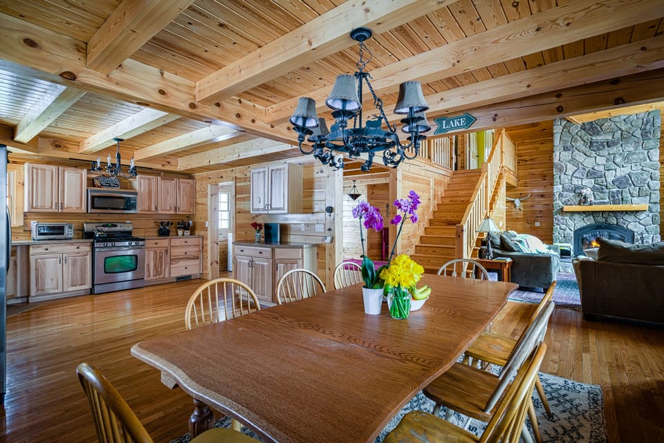 Open plan Kitchen with dining & livingroom
