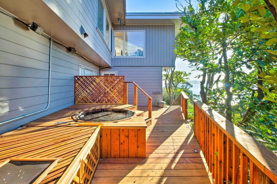 Deck | Private Hot Tub