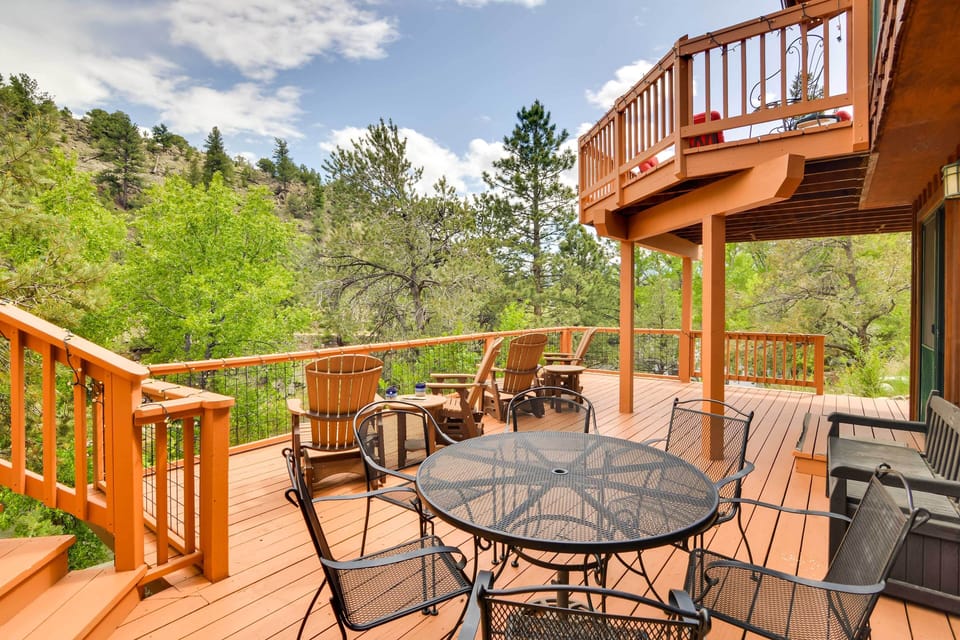 4 Furnished Decks | Outdoor Dining | River Access