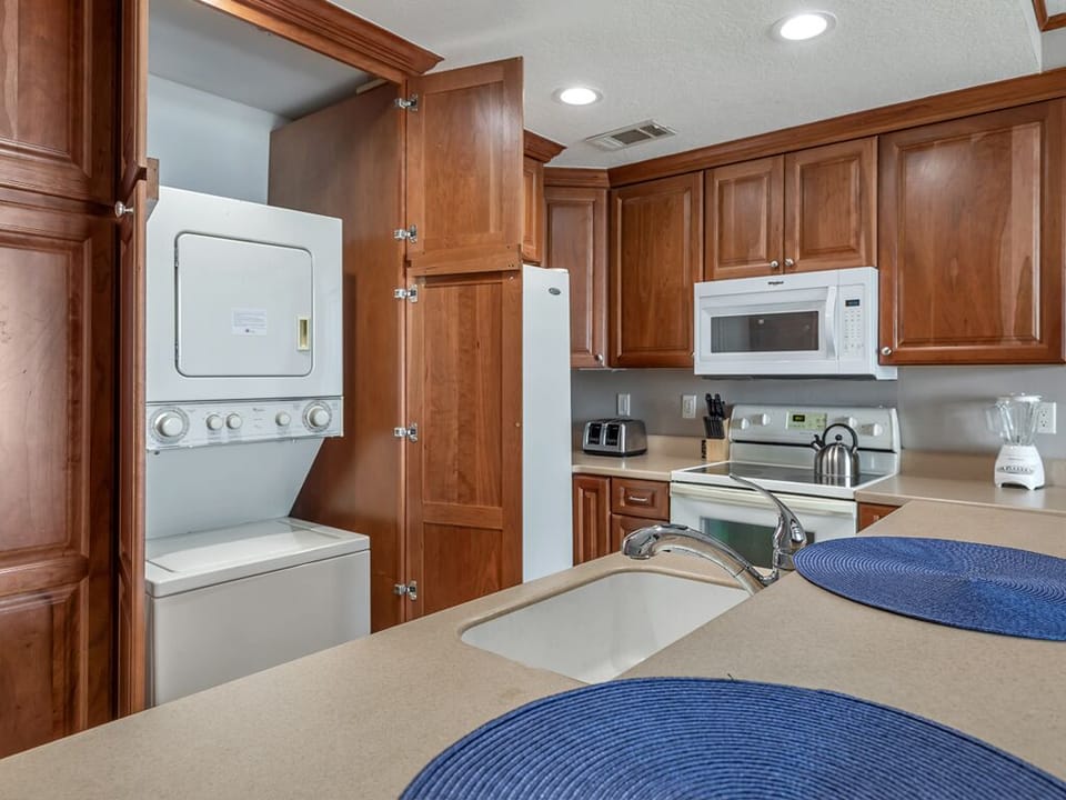 Kitchen + Laundry