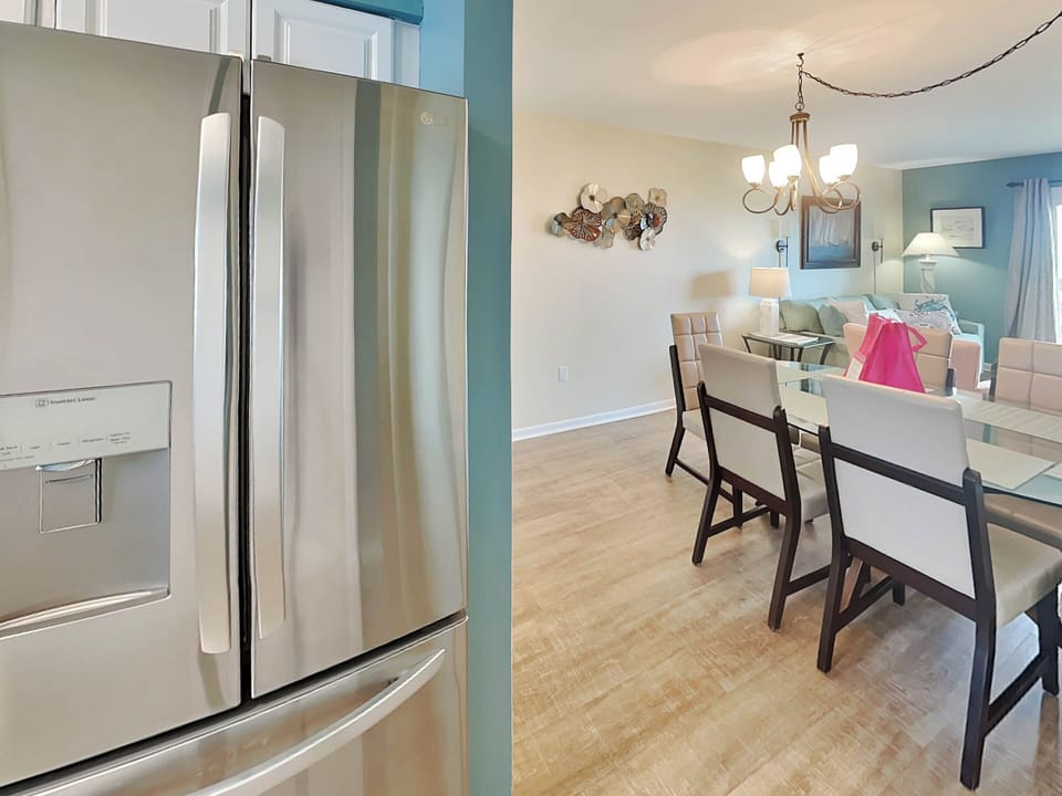 Dining & Kitchen