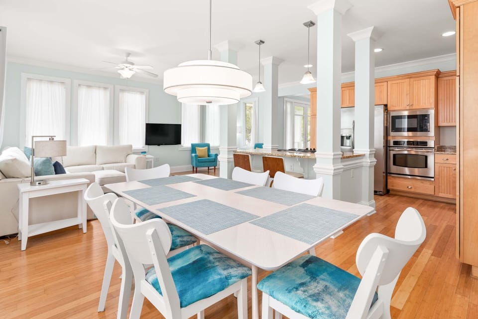 Dining Table with Seating for 6