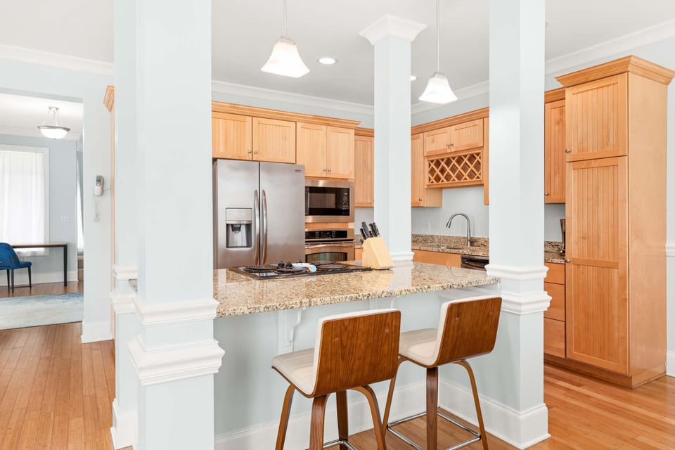 Large, Fully Equipped Kitchen