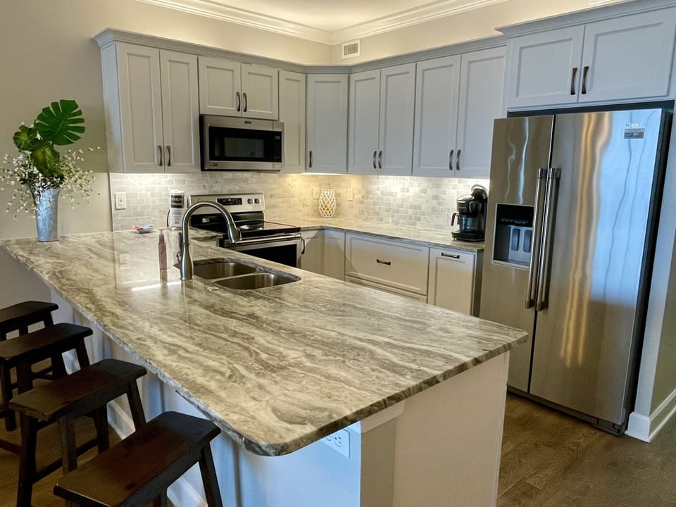 Updated Kitchen- Lots of counter and storage space