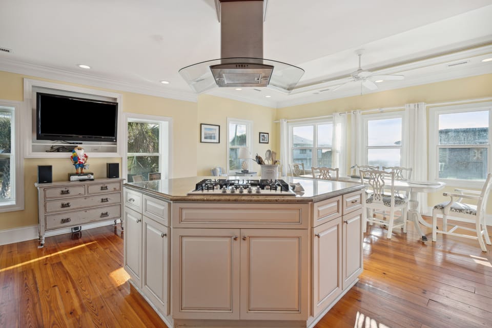 Kitchen & Dining Area - 2nd Floor