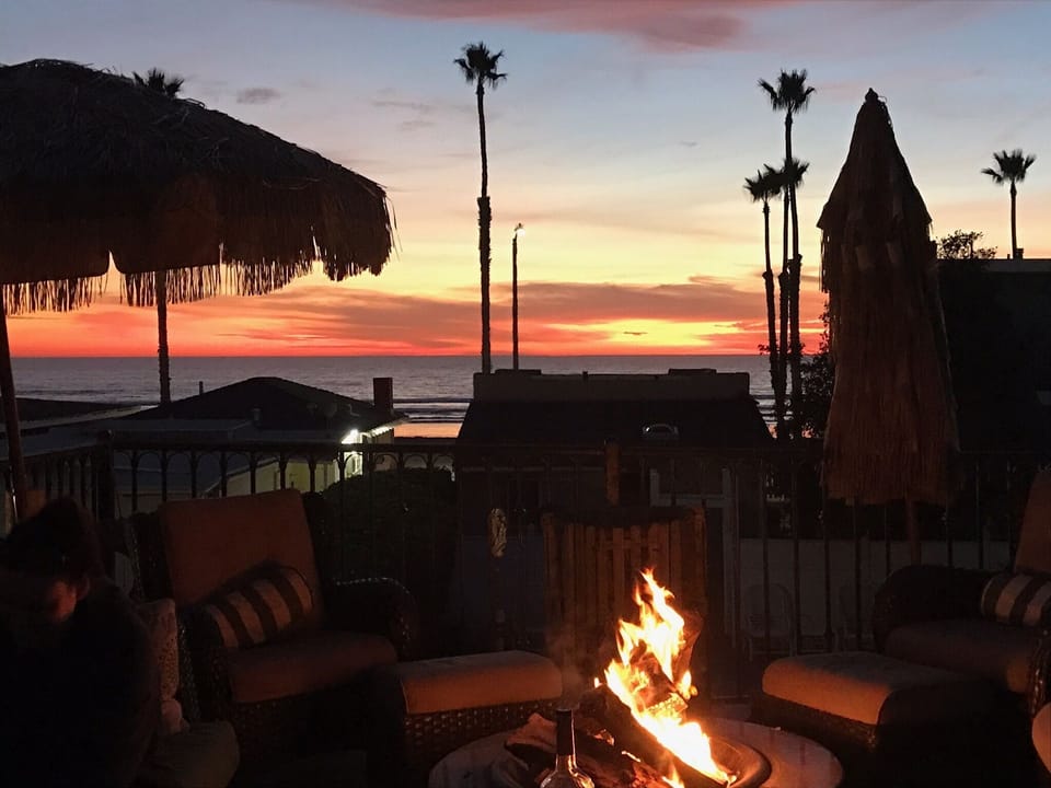 Guests took & shared this beautiful pic from the patio. They are regulars now.😎