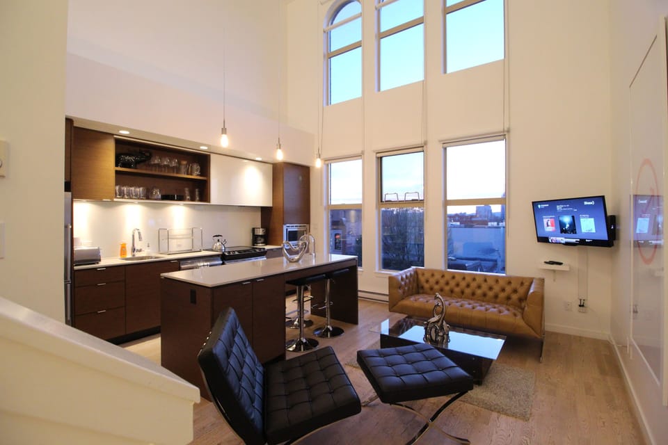 Entrance level - Sitting room - Lighting at dusk