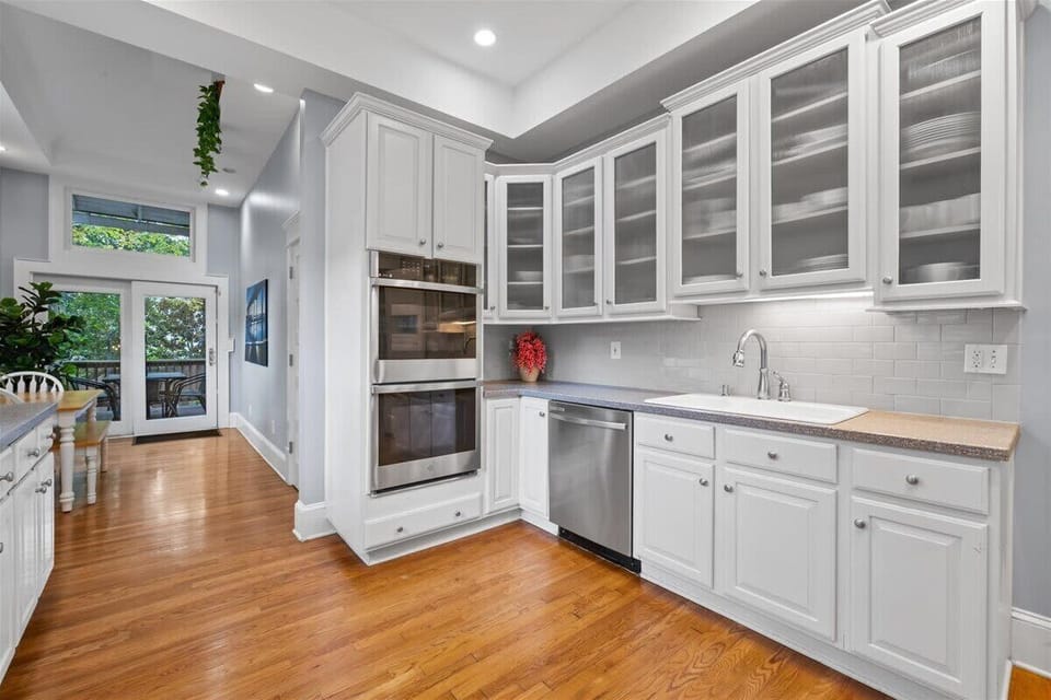 Kitchen: Stainless appliances and double oven