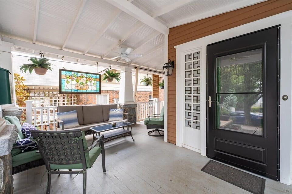 Covered front porch 