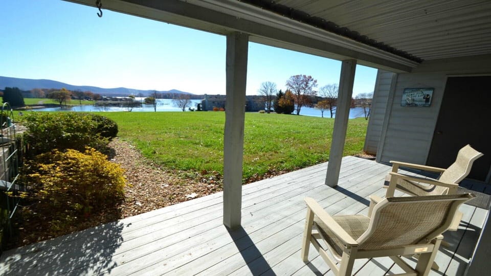 Deck.