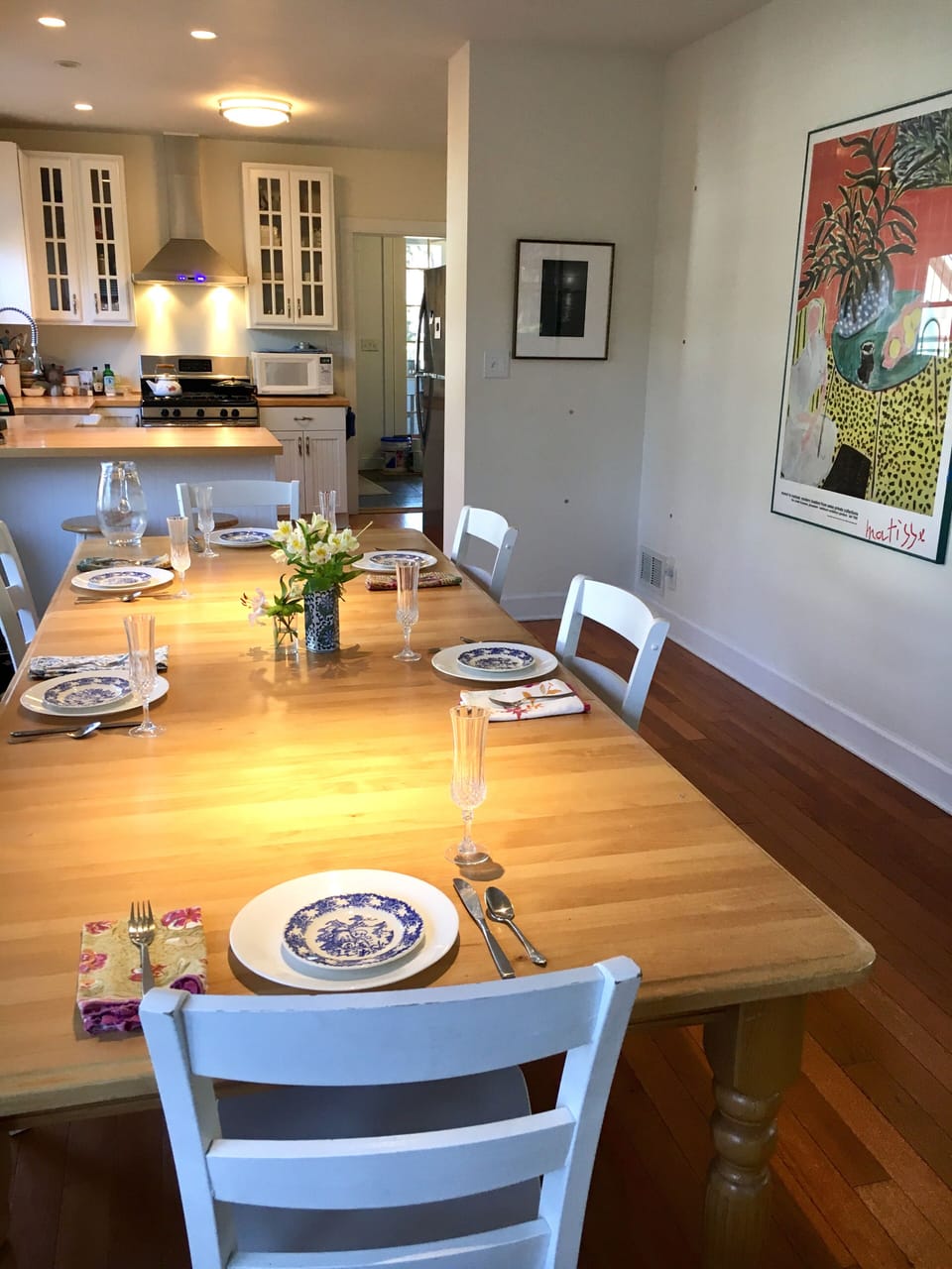 Dining room/kitchen area