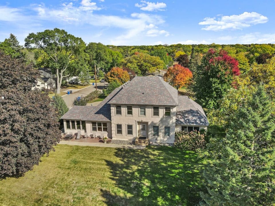 Lake Phalen Place, 5 bedrooms, regional park setting