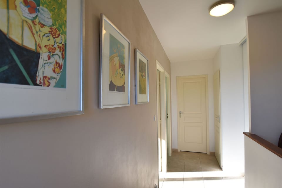 Entrance / Reception