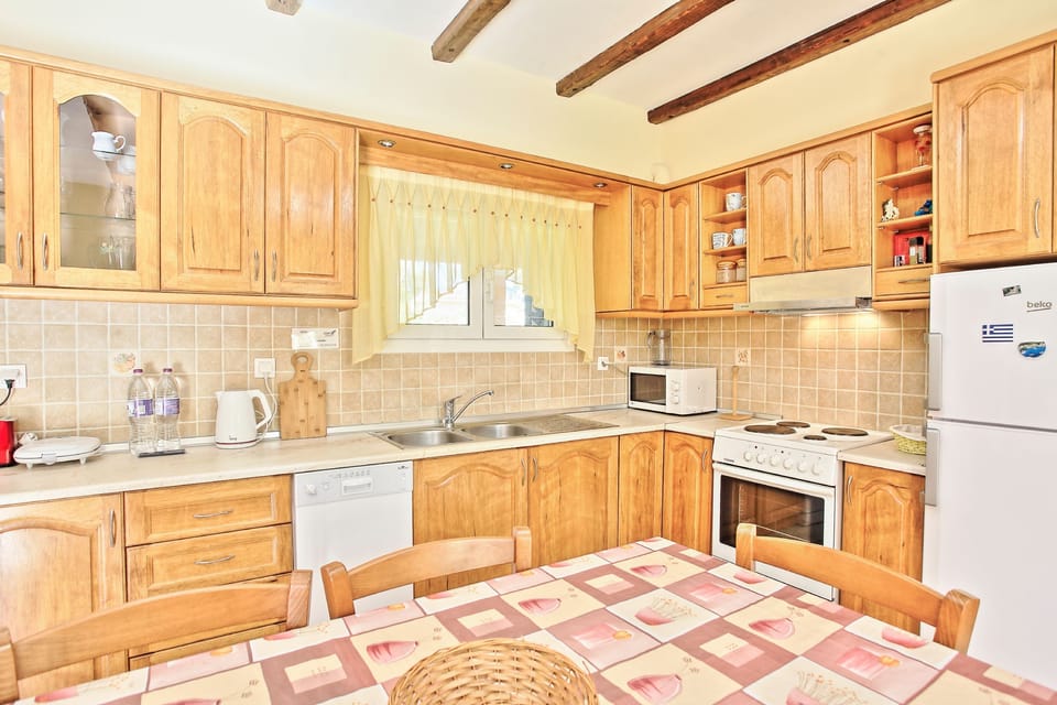 Fully furnished kitchen