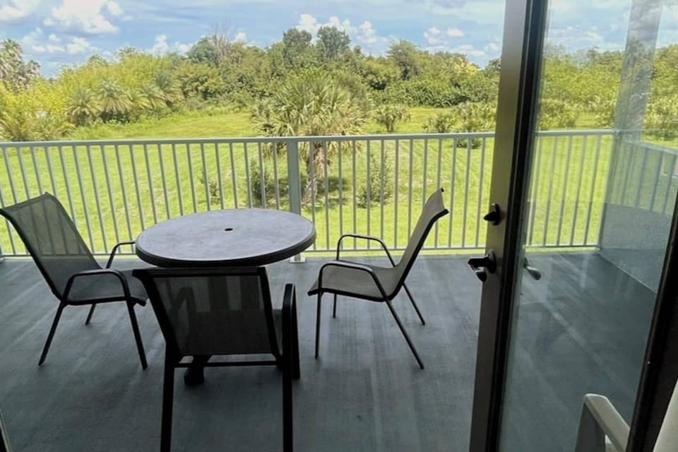 cover patio upstairs
view on the park 
bedroom 6  upstair