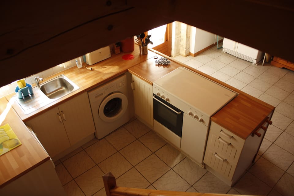 Kitchen complete with utilities