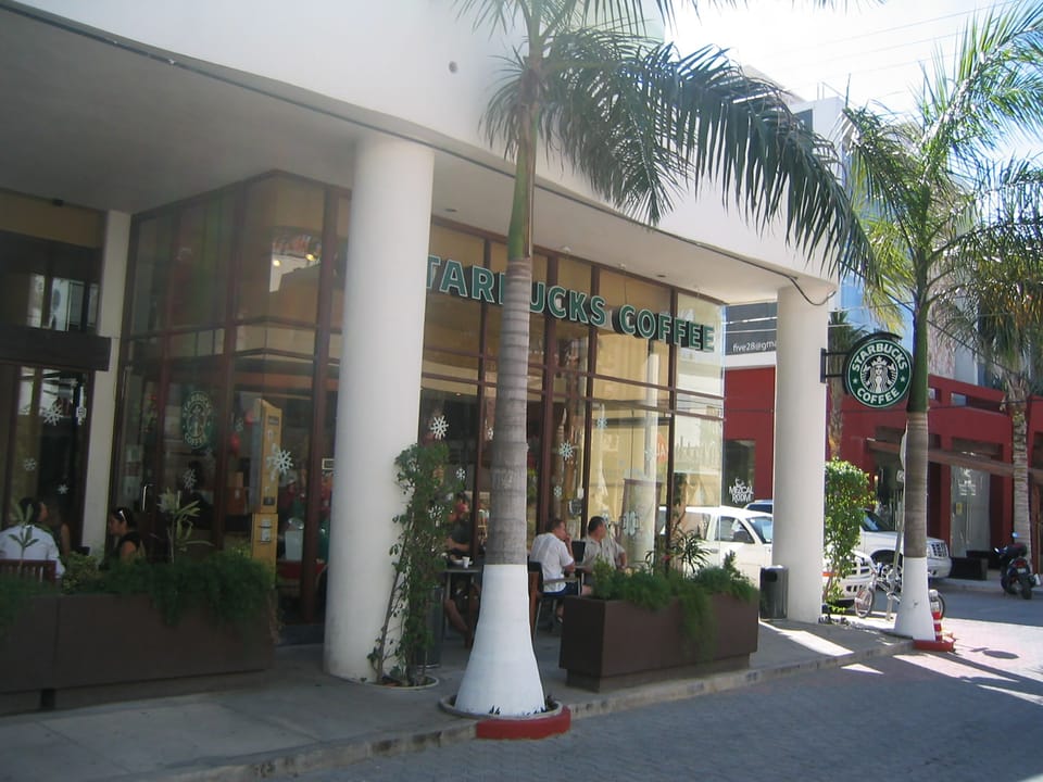 Starbucks 1/2 block from condo. stop for a drink on short walk to beach.